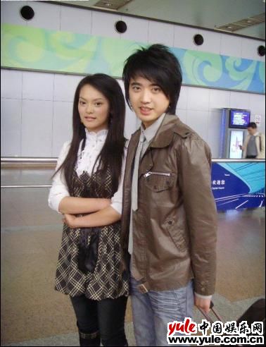 赵子皓《初雪的忧伤》MV女主角疑似张韶涵夜